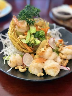 腰果虾球 Prawn with Cashew Nuts